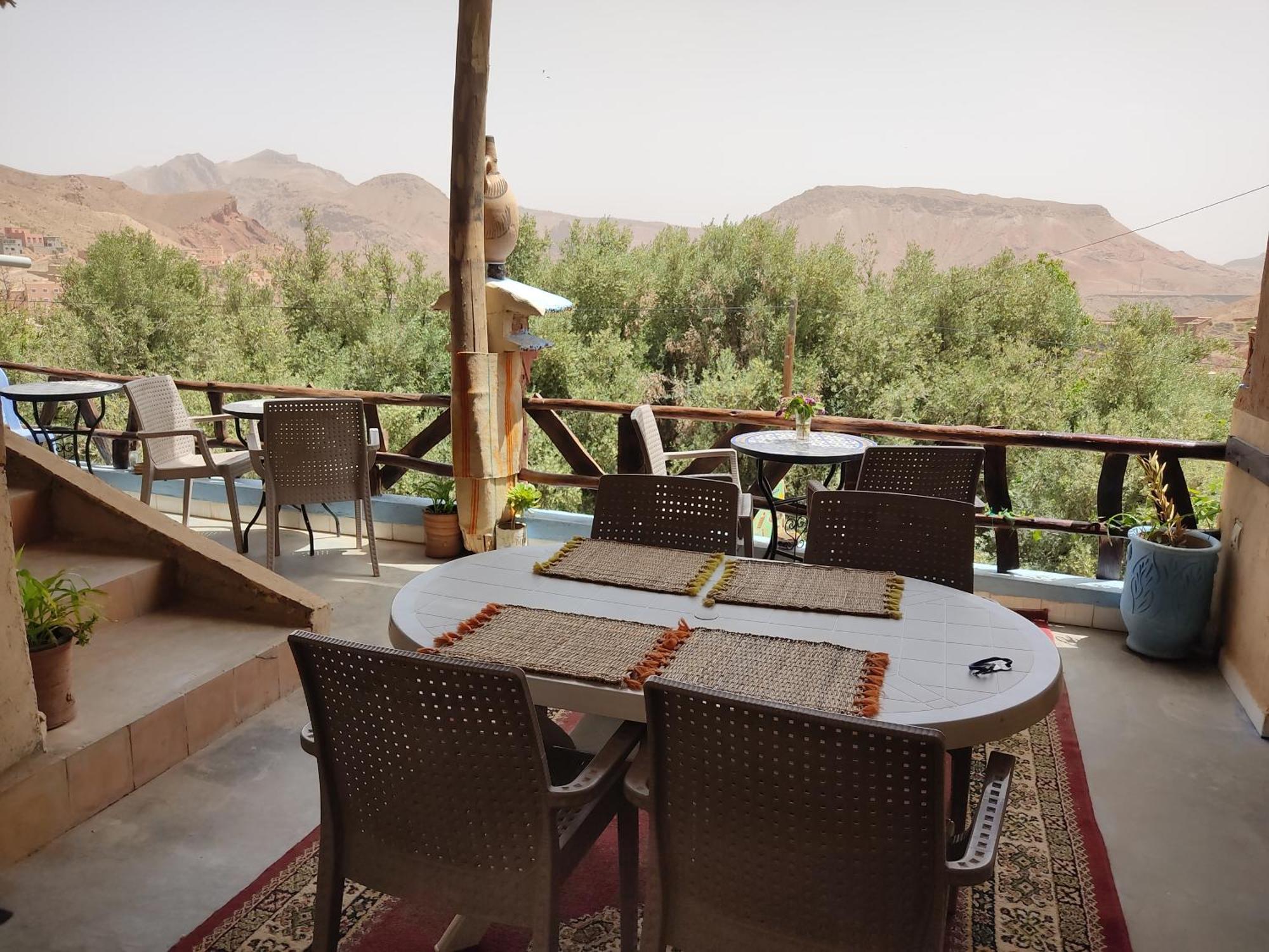 Hotel Restaurant Ait Saderat Boumalne Exterior foto