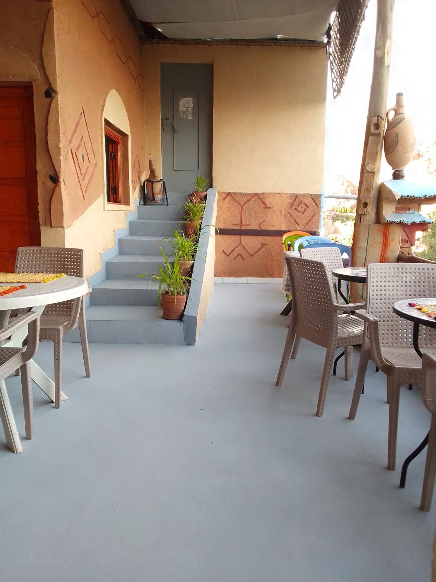 Hotel Restaurant Ait Saderat Boumalne Exterior foto