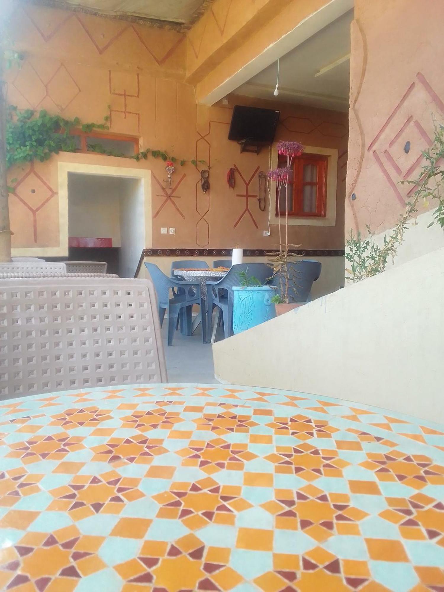 Hotel Restaurant Ait Saderat Boumalne Habitación foto