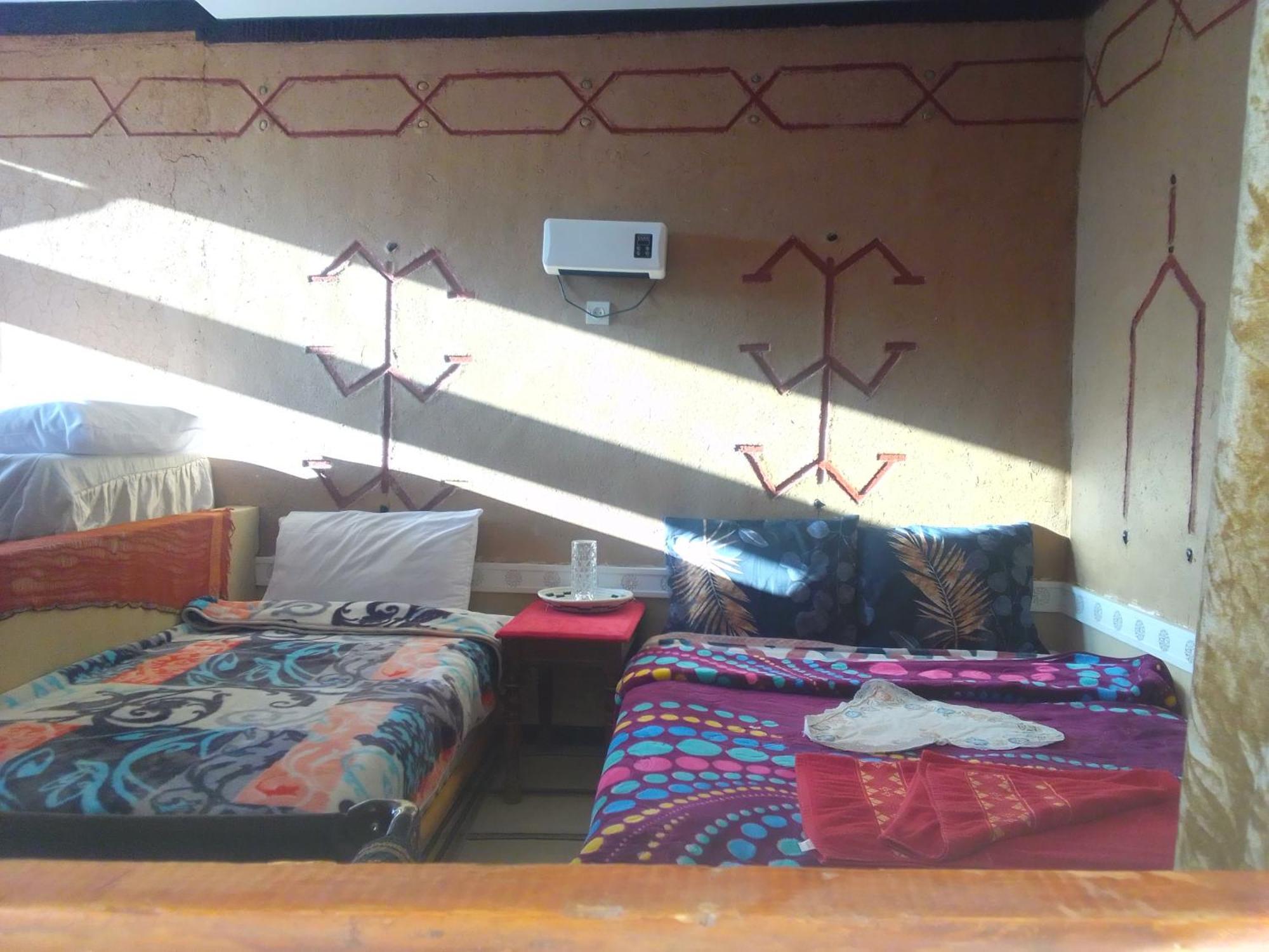 Hotel Restaurant Ait Saderat Boumalne Habitación foto
