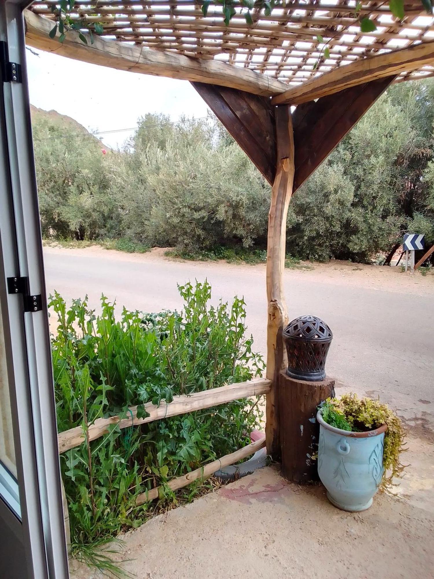 Hotel Restaurant Ait Saderat Boumalne Exterior foto